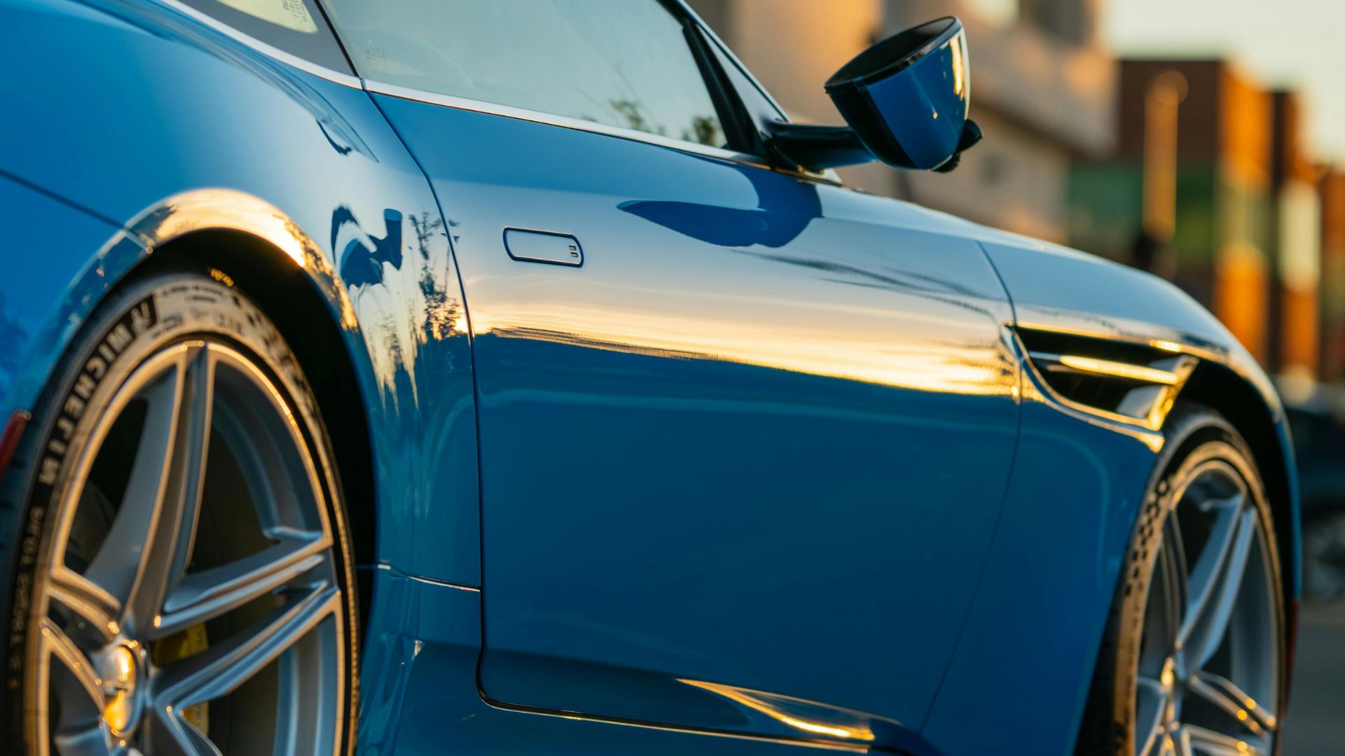 Love Your Car This Month: Top Tips for a Shiny Ride